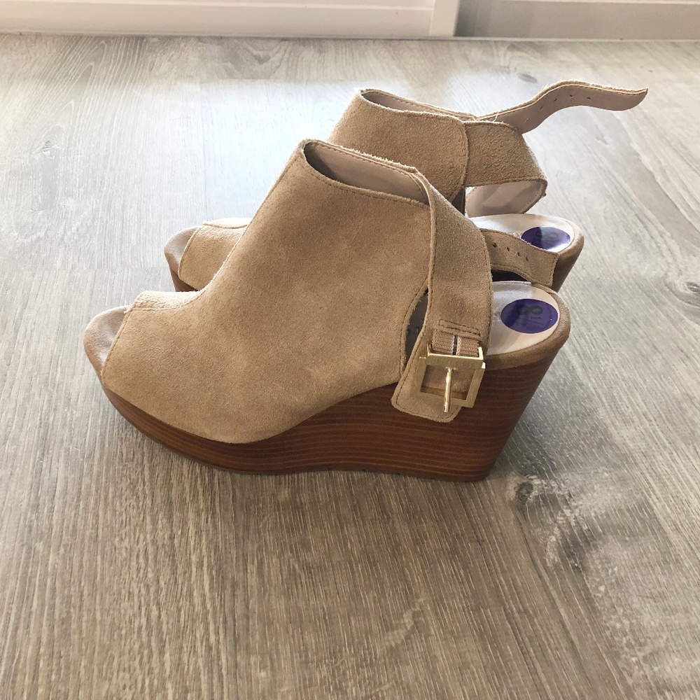 KENNETH COLE  PLATFORM   SHOE NEW ! OFFERS WELCOME